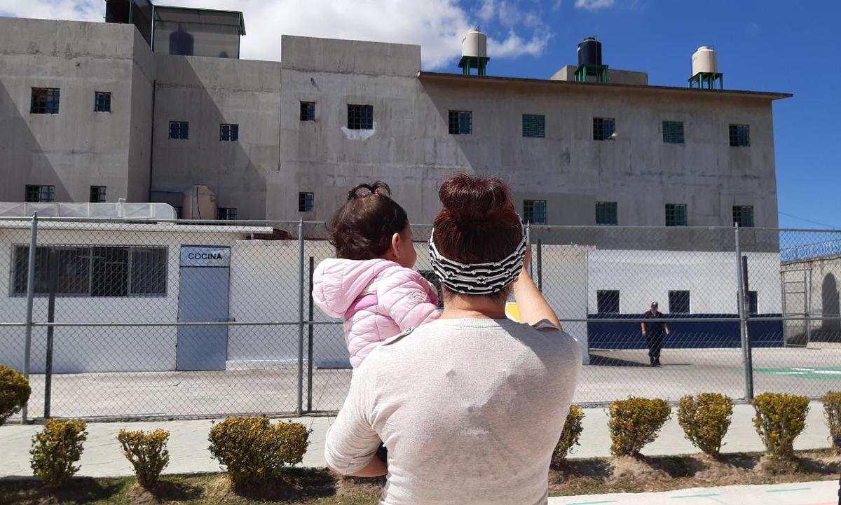 En los centros penitenciarios de la entidad hay mil 975 mujeres internas. (Especial)