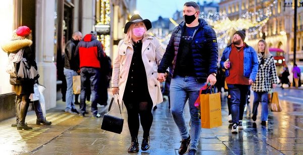 Un despliegue fluido de la vacuna y un rápido regreso a una vida más normal pueden ayudar muchísimo. SIMON DAWSON/Reuters