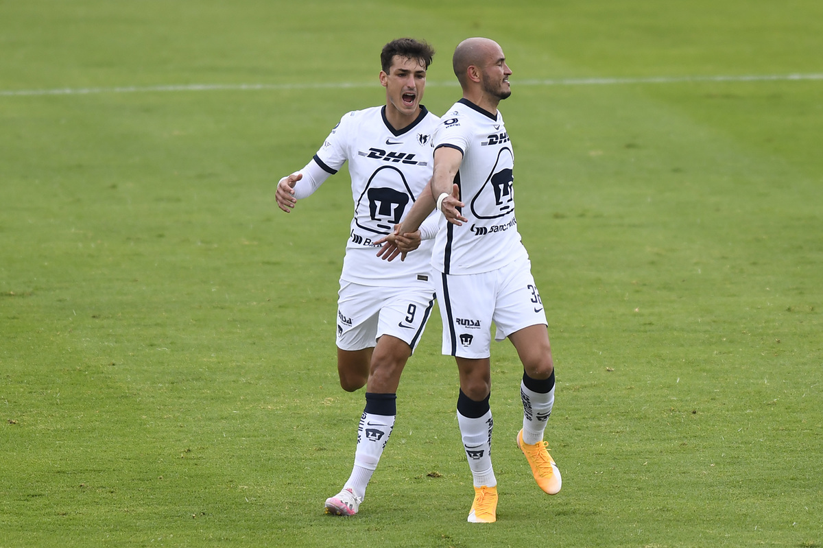 Dinenno y Carlos González (Imago7)