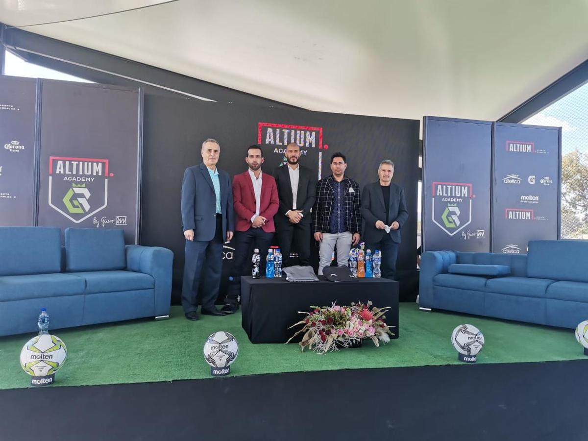 “Güero” Real presenta academia de futbol Altium