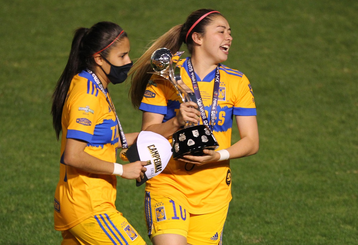 Lizbeth Ovalle y Katty Martínez, jugadoras de Tigres Femenil (Imago7)