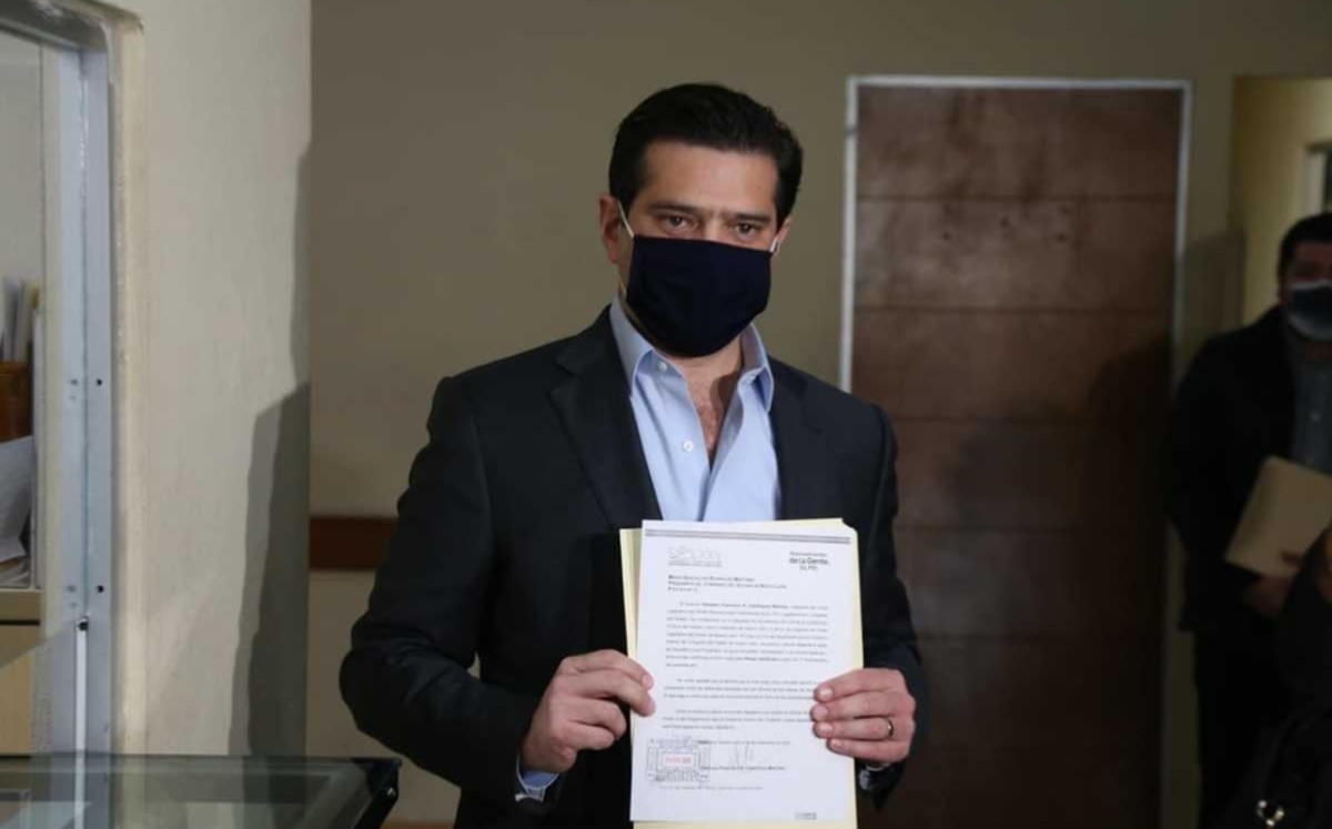 Pide Francisco Cienfuegos licencia como diputado