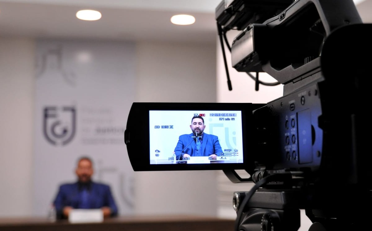 Posiblemente los ex servidores públicos realizaron contrataciones de trabajo indebidas, explicó el vocero. (Twitter)