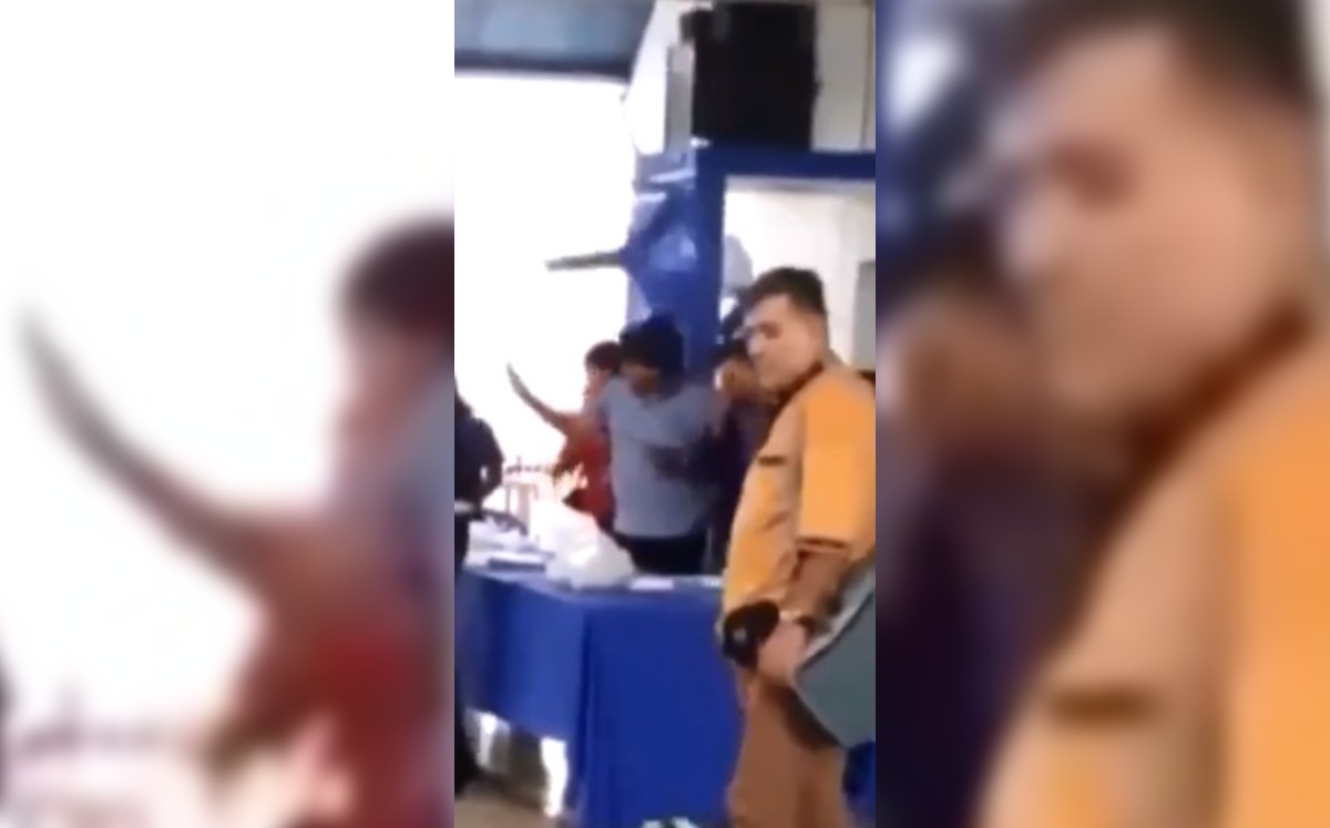 Agreden con silla a Evo Morales. (Especial)
