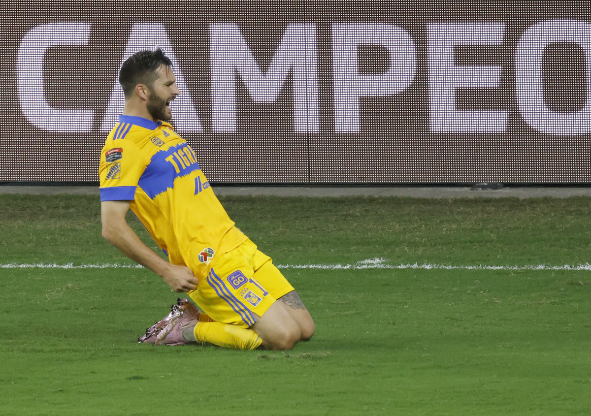 André-Pierre Gignac en festejo de gol (Reuters)