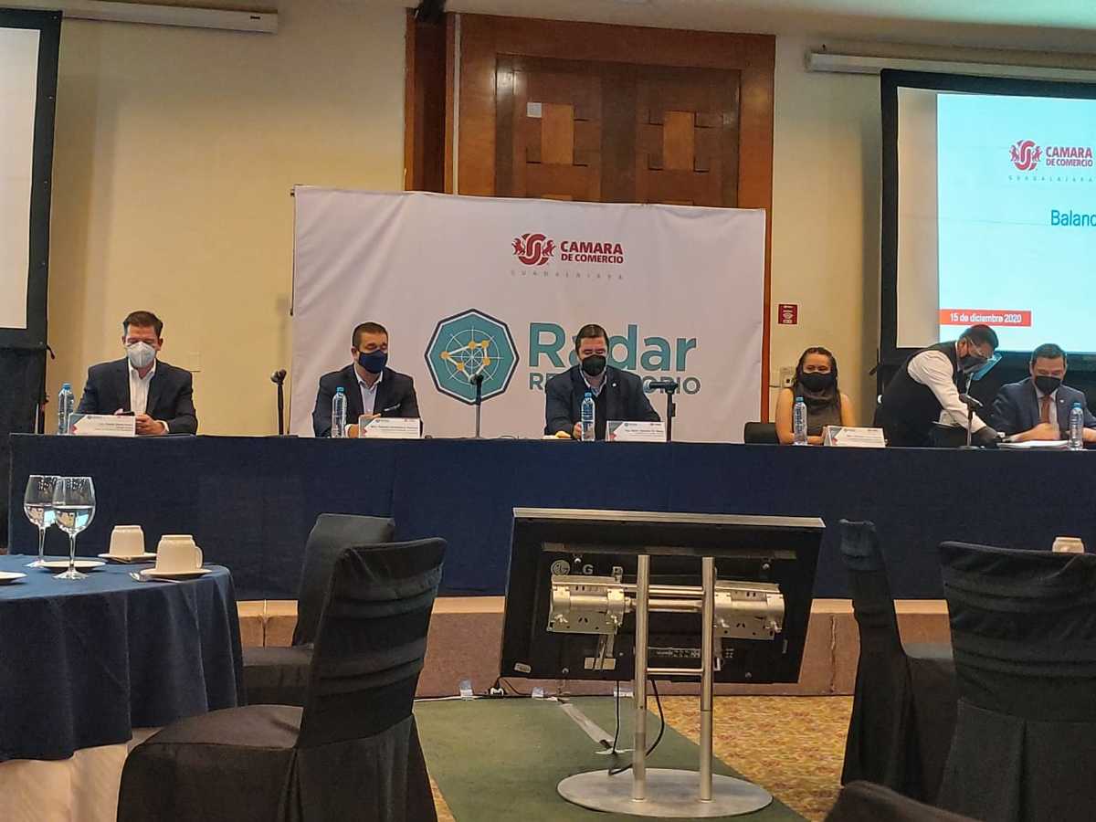 La Cámara de Comercio de Guadalajara discutió el panorama económico del país.(Rosario Álvarez)