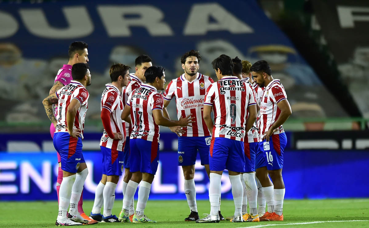 Chivas se presenta a exámenes médicos (Mexsport)
