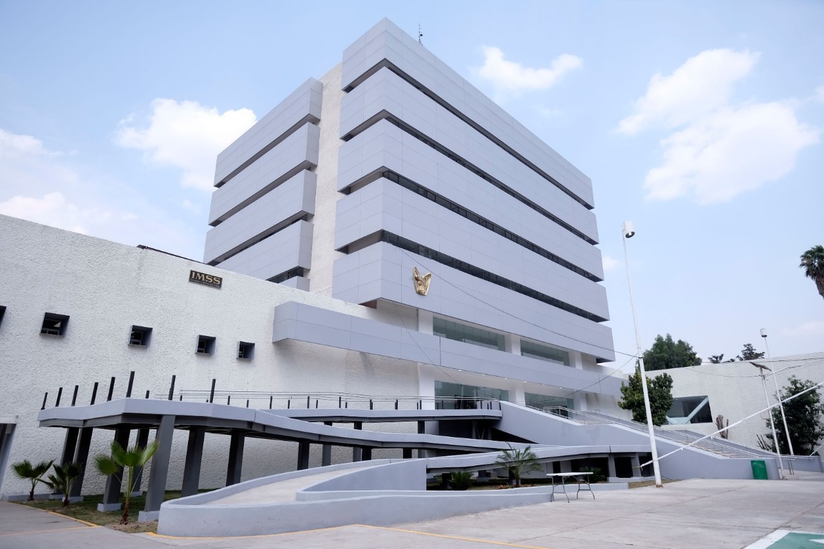 El Hospital General de Zona 32 del IMSS cuenta con disponibilidad de 15 camas al día para atender a pacientes con covid-19. (Especial)