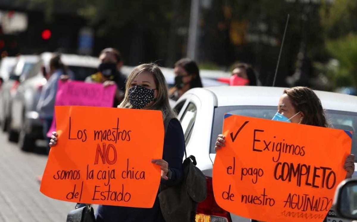 Maestros y Gobierno de NL dialogan para llegar a acuerdo sobre pago de aguinaldo