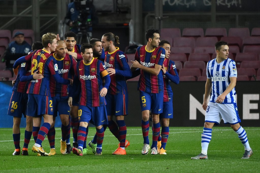 Barcelona derrotó al líder Real Sociedad (AFP)