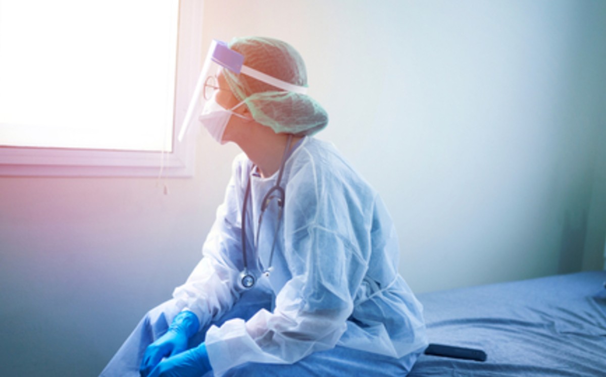 Doctora que luchó contra el covid-19 aprende a hablar tras contagiarse. (shutterstock)