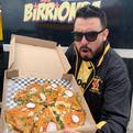 <b>Emmanuel Luevano</b> mejor conocido como<b> Luevamente</b> es un joven bloguero gastronómico originario de Tampico y cuenta con más de 18 mil seguidores, actualmente trabaja con marcas regionales como "Soy Juan", "Degas Café" y "Talavera Coffe Shop".&n