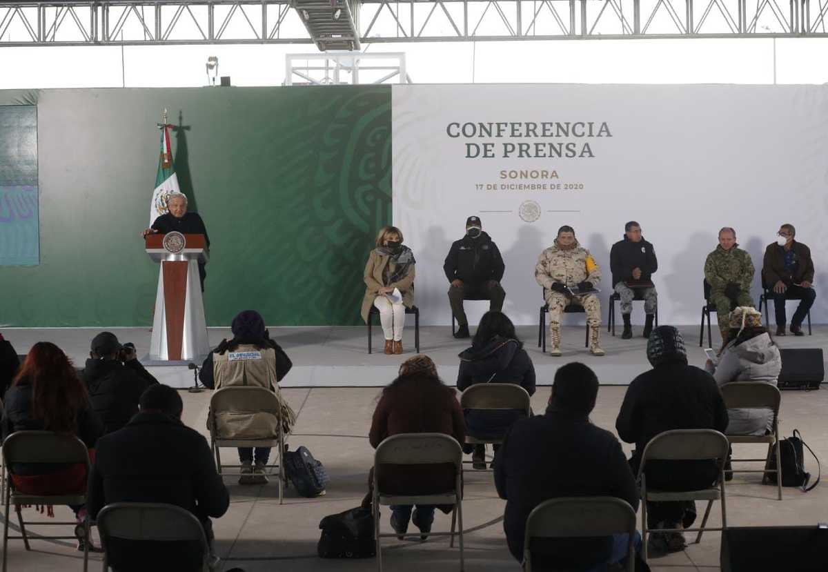 Conferencia de prensa del Presidente desde las instalaciones de la Guardia Nacional. (Araceli López)