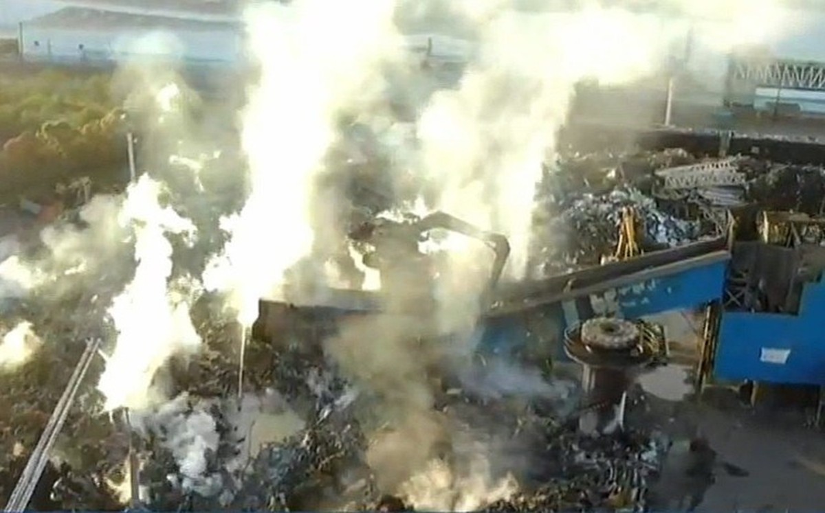 Controlan al 100% incendio en empresa recicladora de Guadalupe, Nuevo León