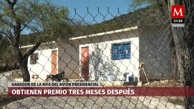 Escuela de Aramberri recibe premio por rifa de avión presidencial por partes
