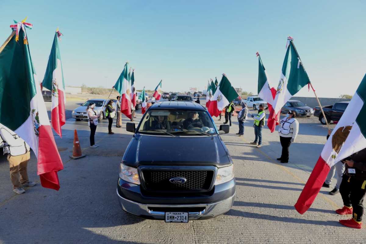 Mil 50 autos ingresaron a México desde EU./ Javier Ríos
