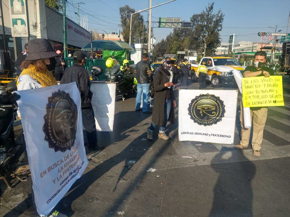 Policías Auxiliares alistan marcha hacia el edificio de Capital Humano