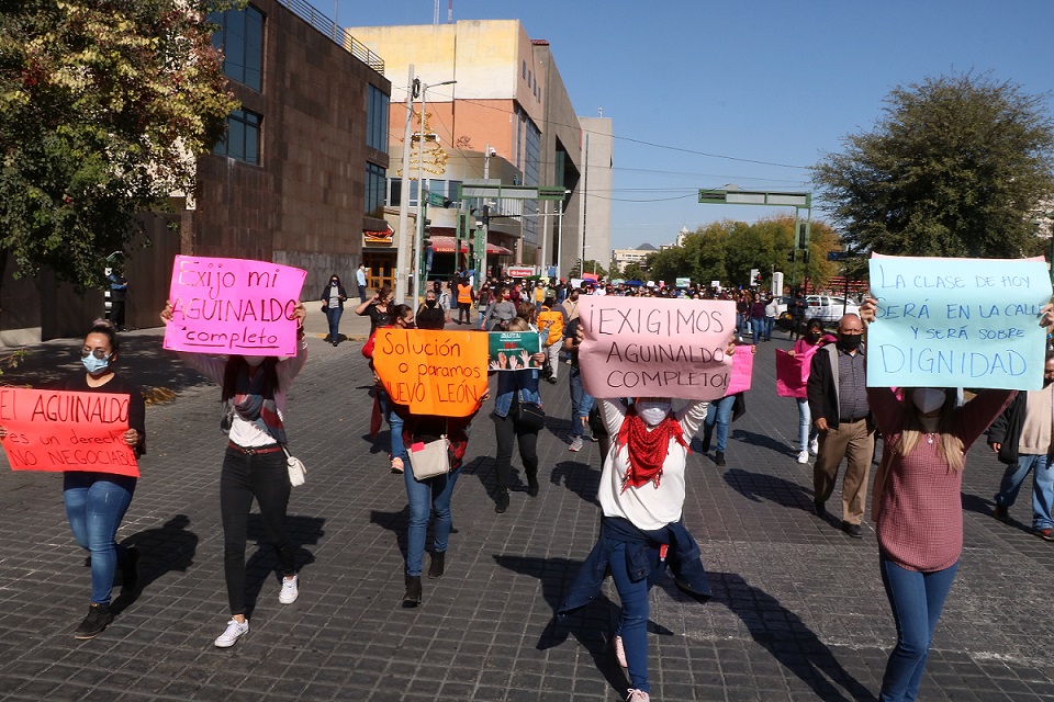 Protestan maestros en Nuevo León. Foto: Leonel Rocha.