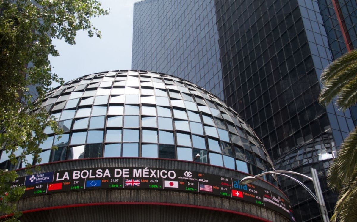 Bolsa Mexicana de Valores cae tras anuncio de regreso a semáforo rojo en CdMx y Edomex