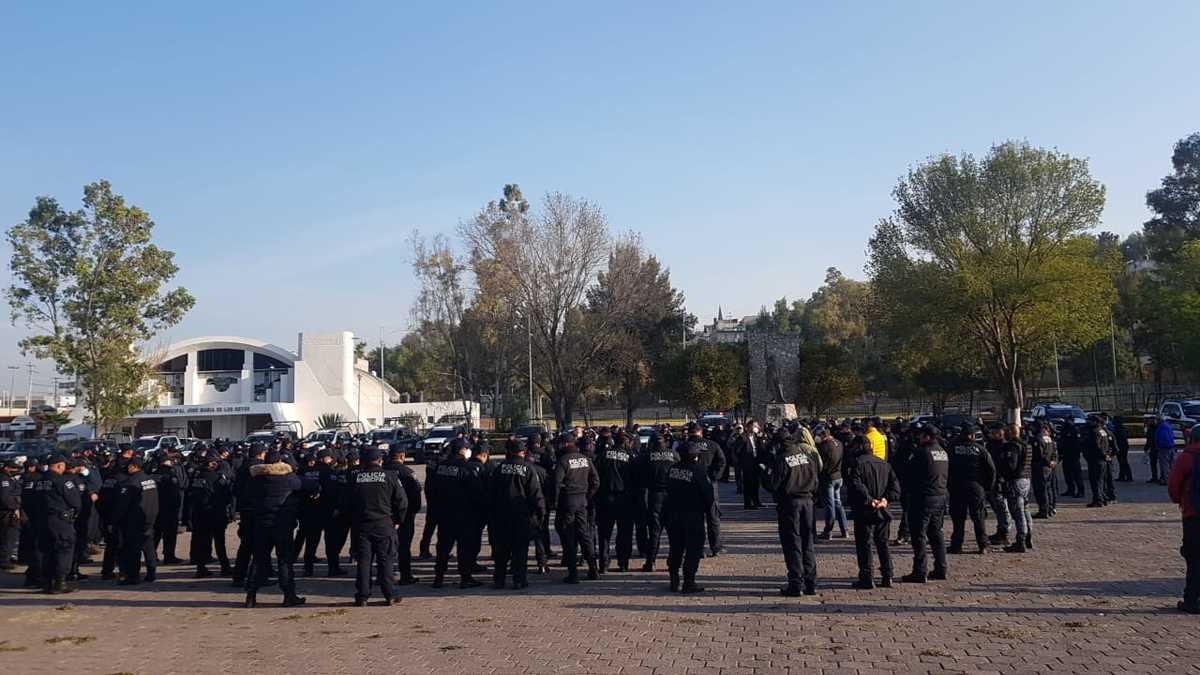 Durante el cambio de turno los elementos externaron su inconformidad con la modalidad de trabajo de Mario Vargas. (Francisco Villeda)