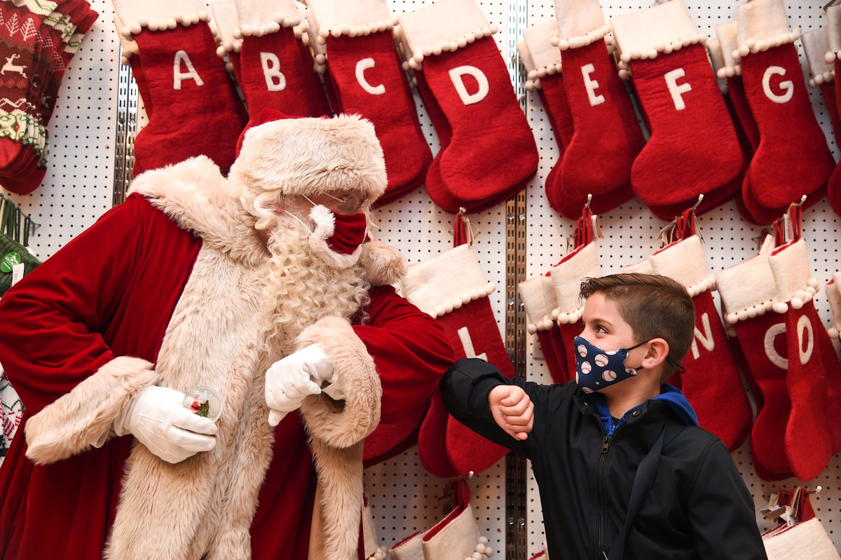 Más de 300 niños ya enviaron su carta al Polo Norte desde este buzón en California. Foto: Eamonn McCormack/GettyImages