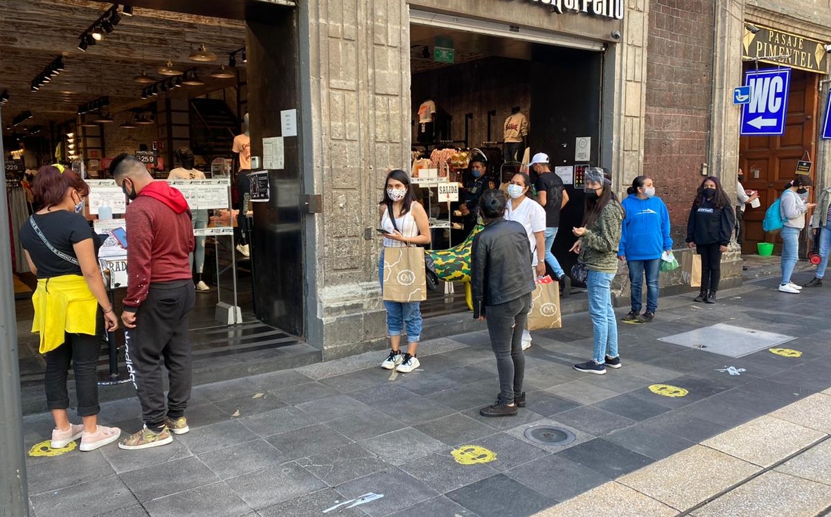 El semáforo rojo en el Valle de México limitará las actividades económicas para evitar contagios. (César García)
