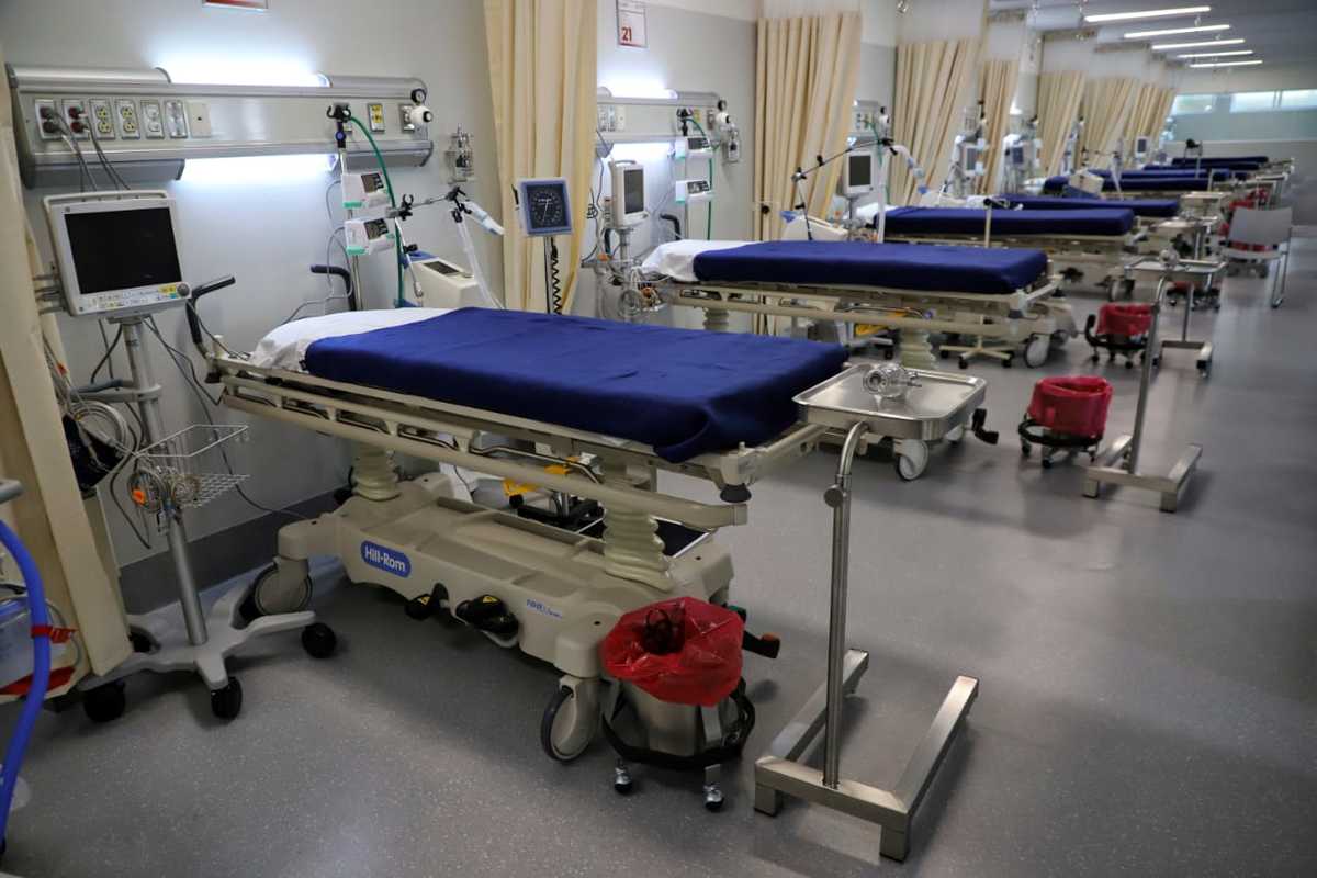 El director general del ISSSTE, Luis Antonio Ramírez, indicó que el hospital dispondrá de un total de 400 camas. (Leonardo Lugo)