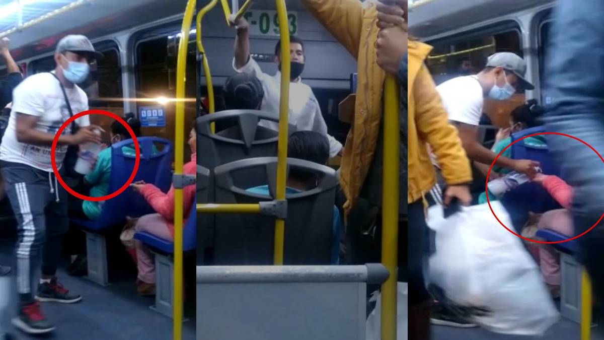 Jóvenes en León reparten gel antibacterial en transporte público.