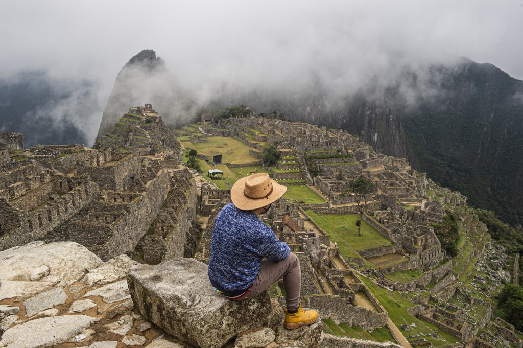 Machu Piccu volvió a recibir visitantes luego del cierre por protestas / AFP