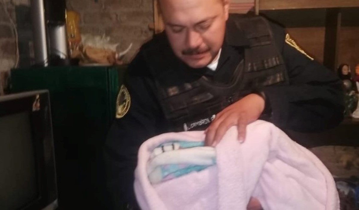 Policías de CdMx han apoyado en el nacimiento de 37 veces en lo que va del año. | Twitter SSC