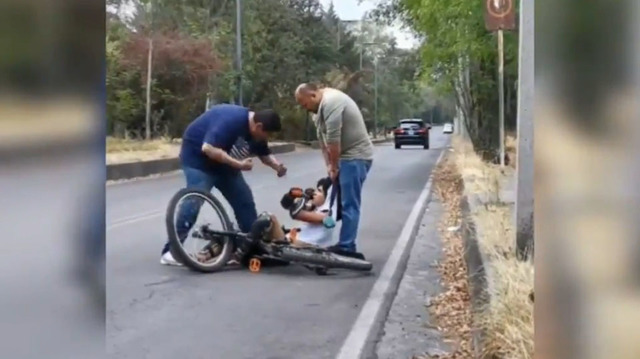 Trabajador de Semovi golpea a ciclista; inician investigación para dar de baja al agresor