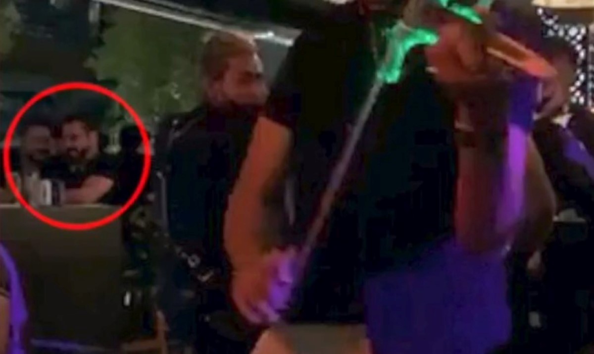 En el video, se ve a Aristóteles Sandoval sentado en el bar antes del ataque. | Especial
