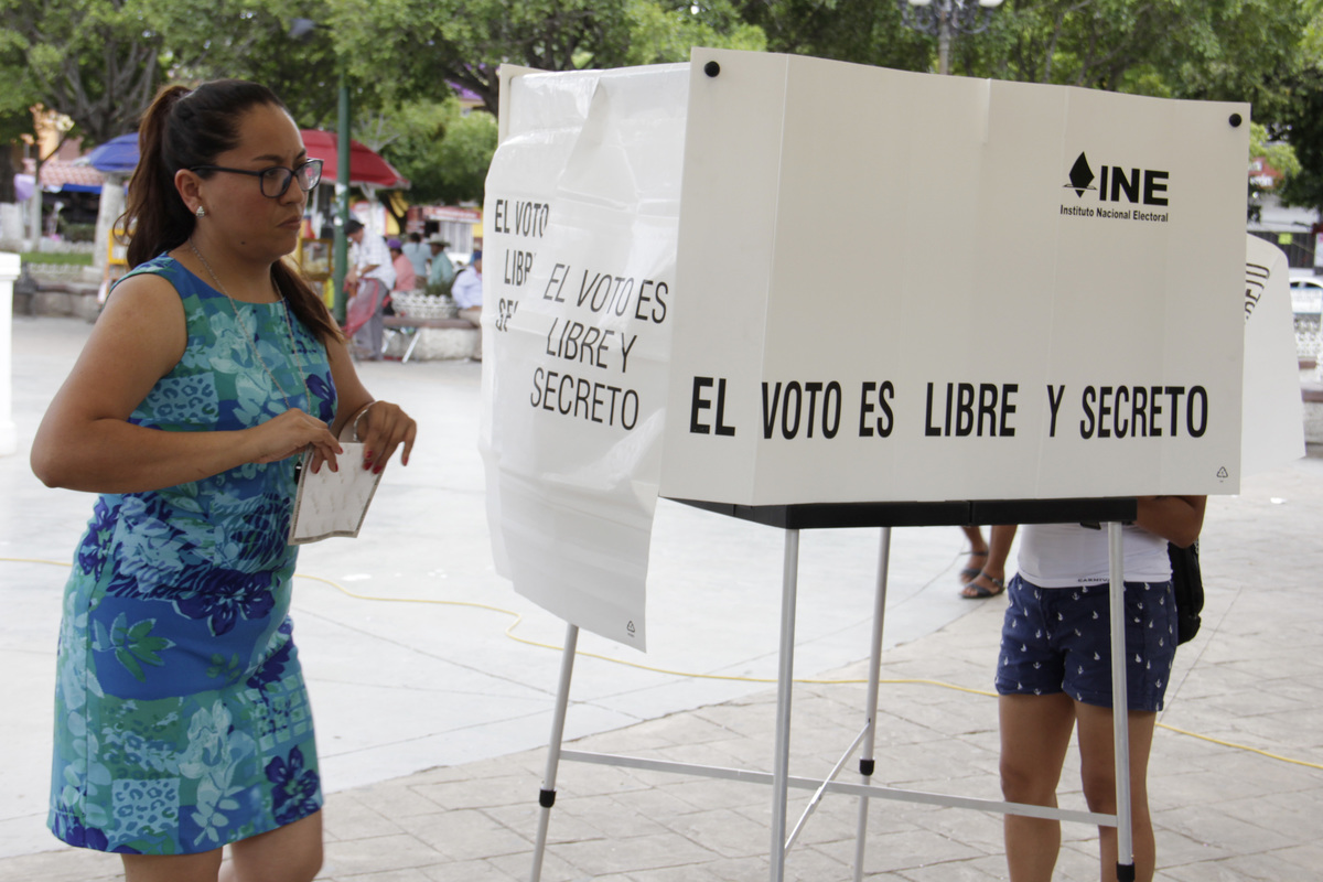 Ciudadanos acuden a las urnas. (Agencia Enfoque)