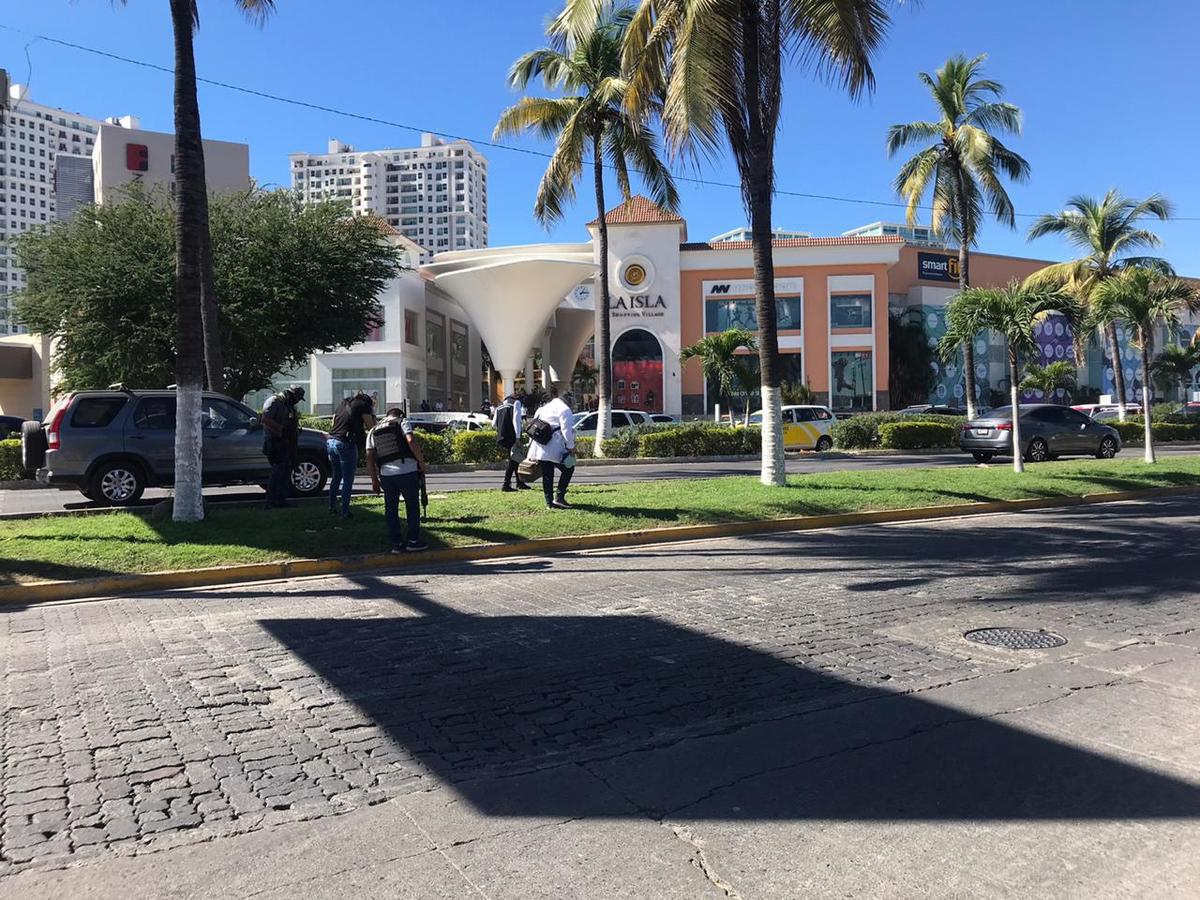 La diligencia se realiza al interior de la plaza comercial gourmet Altamar. (Elsa Martha Gutiérrez)