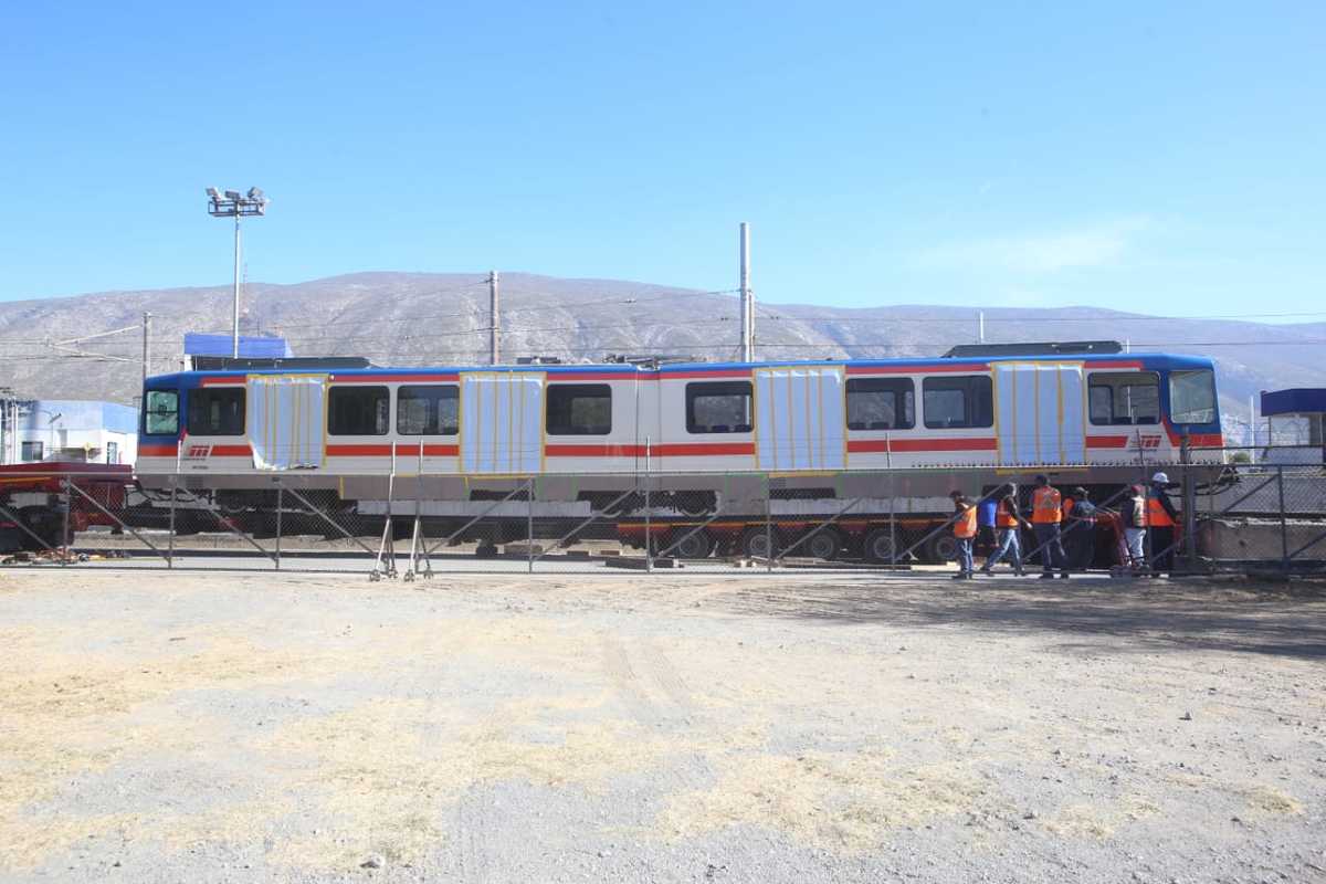 Llega otro vagón alemán a Metrorrey. Foto: Raúl Palacios.