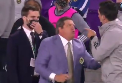 Miguel Herrera es expulsado tras pleito con auxiliar del LAFC (Especial)
