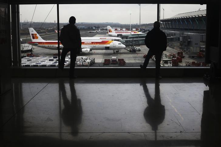 En aeropuerto de Madrid, España, se están aplicando controles ante el coronavirus. | Archivo Reuters