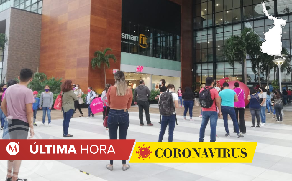 Filas para entrar a mall en Tamaulipas. (Yazmín Sánchez)