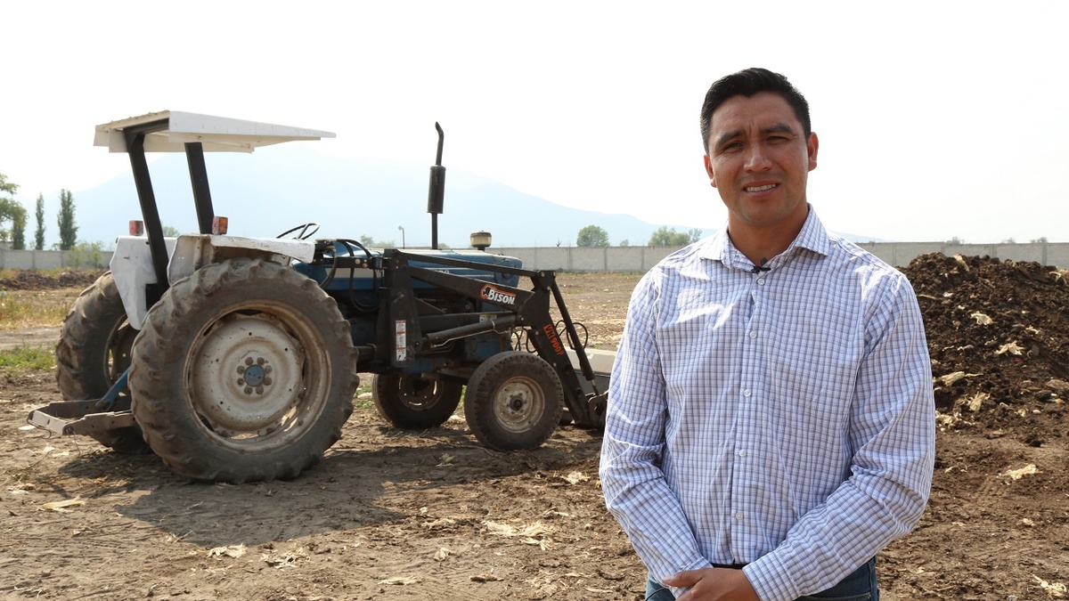 Francisco López Olguín es uno de los productores que se ha visto beneficiado con los nuevos sistemas sustentables de labranza y cultivo.  (Cortesía)