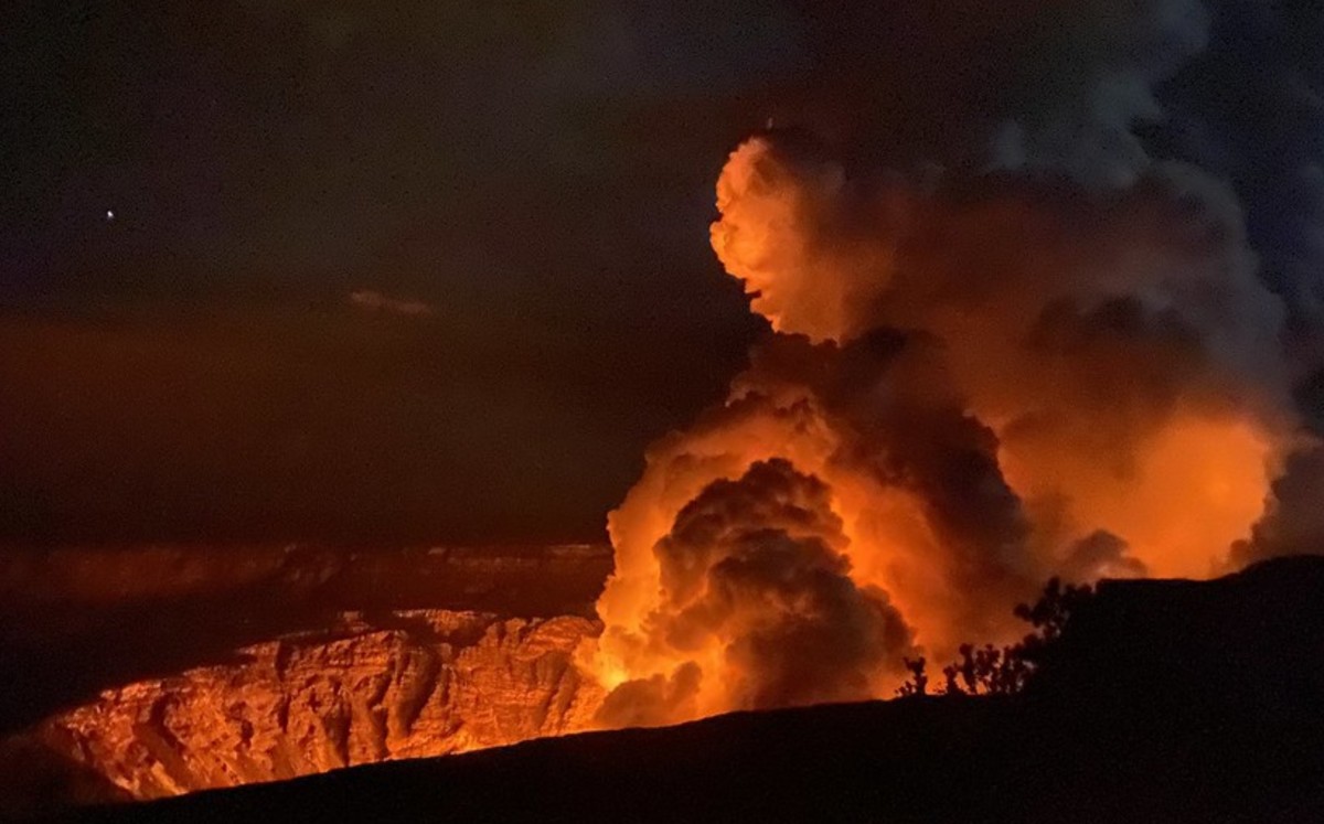Volcán Kilauea de Hawái entra en erupción. ( @soooirrelephant)