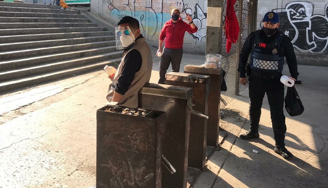 Se instalaron filtros sanitarios en la entrada de la Central de Abasto | Twitter/@SedecoCDMX