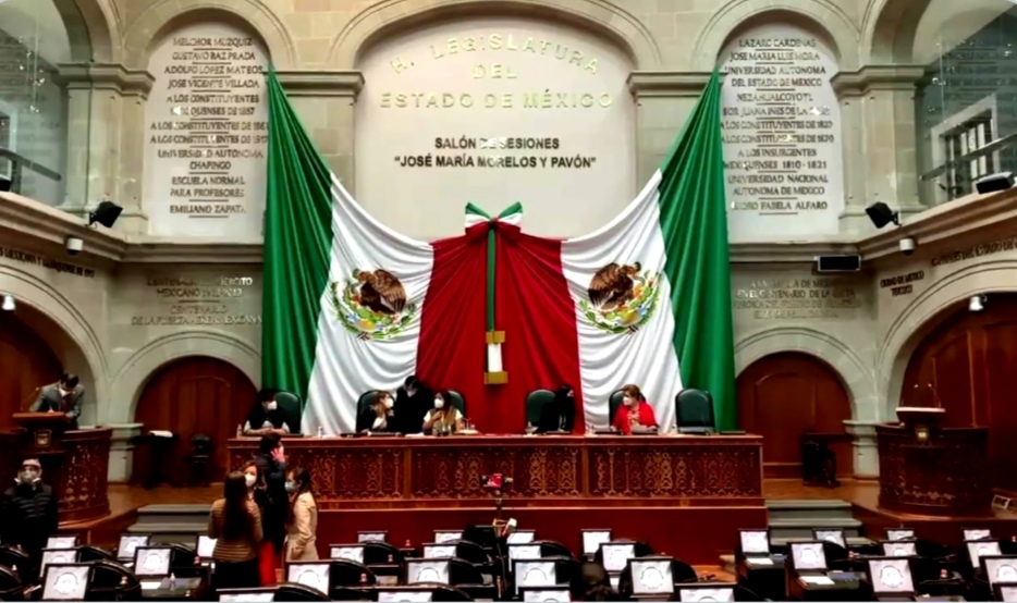La única bancada que estaba completa era la del PRD. (Especial)