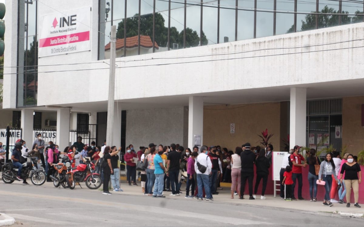 Módulo del INE en Tampico. (Yazmñin