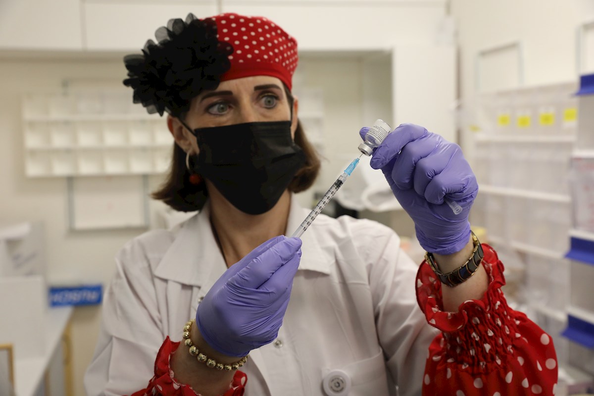 La vacuna contra el coronavirus de Pfizer está aprobada por varios países. | EFE