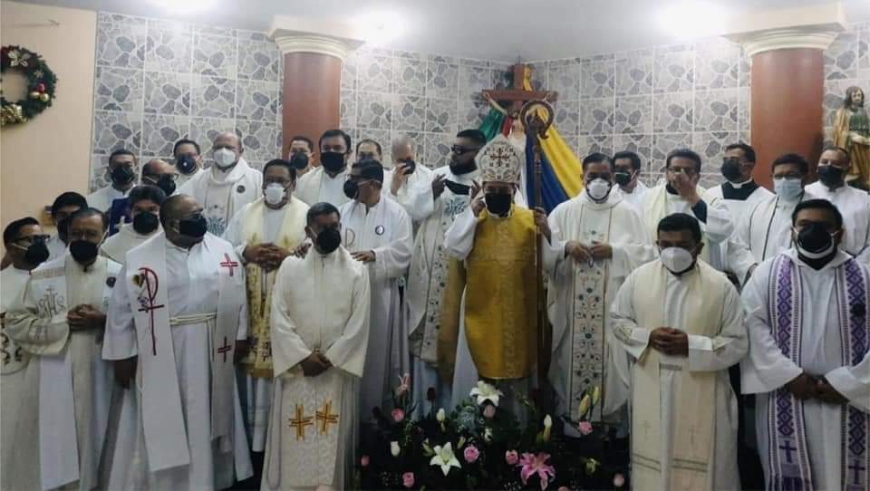 Obispo de Tampico realizó una ceremonia en la nueva parroquia "Sagrada Familia". (Anahy Meza)