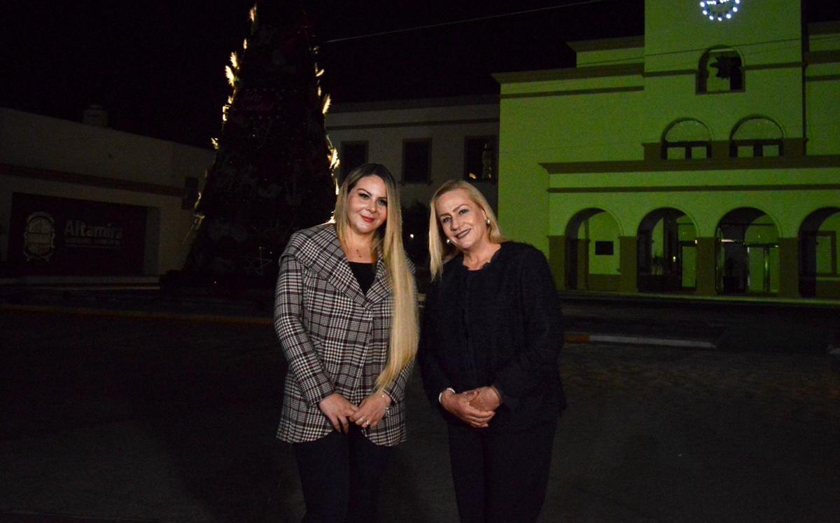 Alma Laura Amparán y Alma Laura Hernández deseas feliz Navidad a familias de Altamira. (Cortesía)