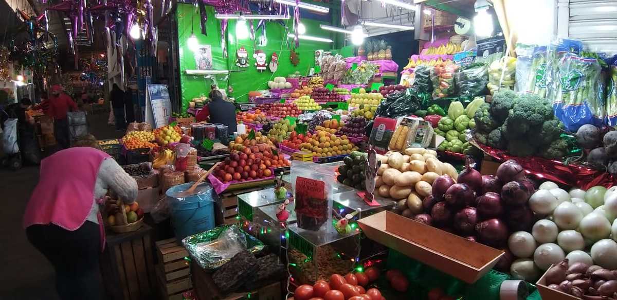 La fruta fue de los alimentos más solicitados este 24 de diciembre en el Mercado de Abastos
