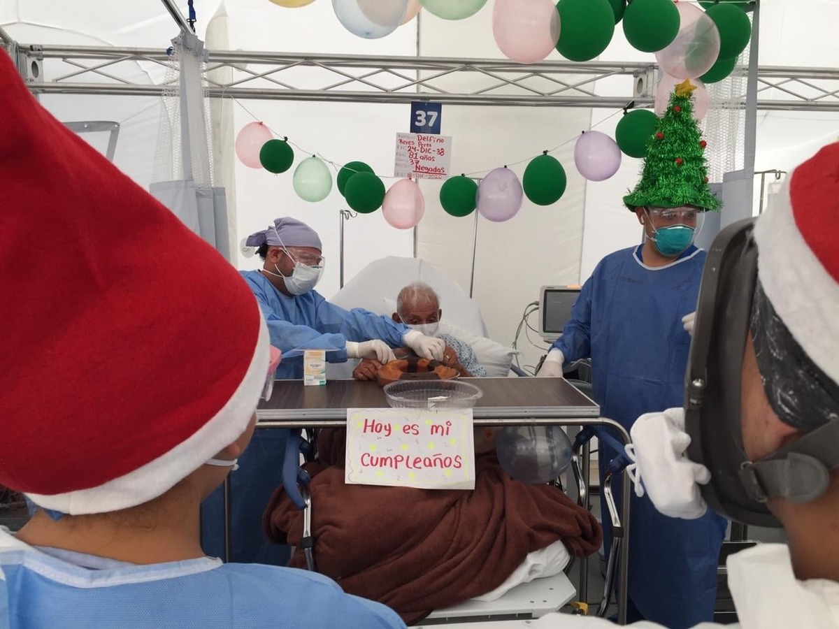 Hospital Móvil COVID19 en León celebra navidad con pacientes