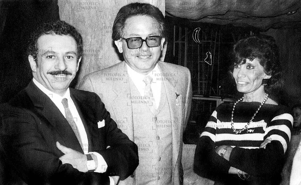Franco Carreño García, con la ciclista Carmen "la Popis" Muñiz y su esposo, Enrique Romero. (Fototeca MILENIO)