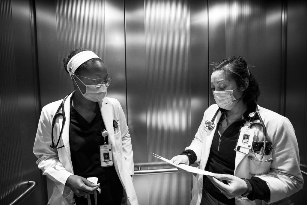 El personal médico ya no es suficiente para el frente de la lucha contra el COVID-19